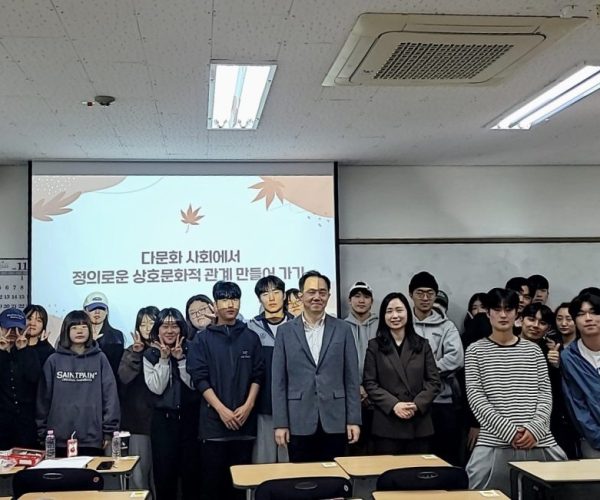 단체사진.jpg